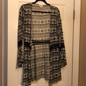 LA Hearts Kimono NWOT